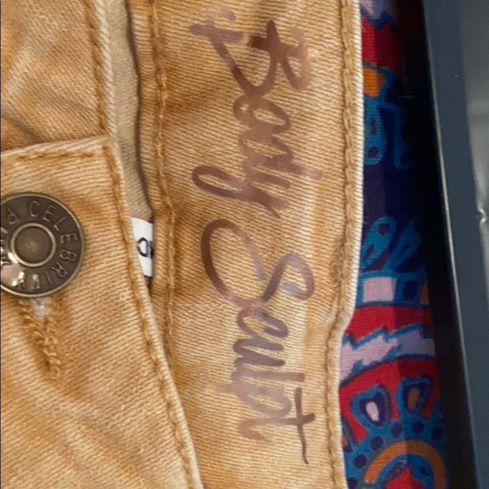 Jeans - Picture 2 of 3
